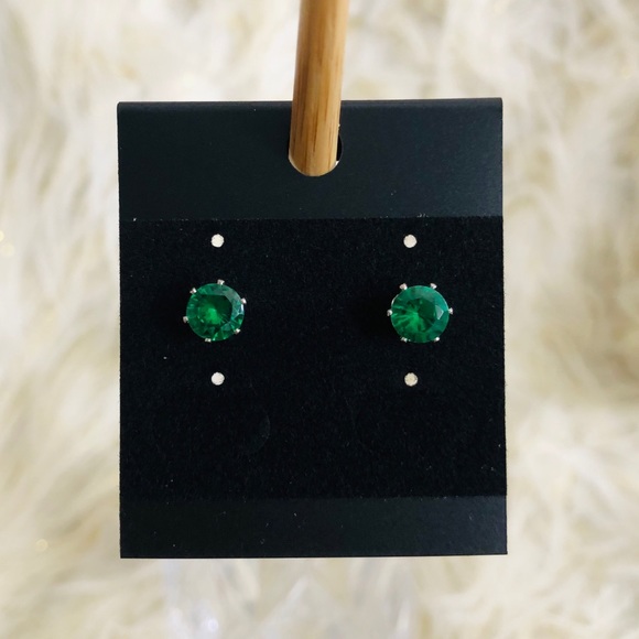 Jewelry - 18K Green CZ Earrings